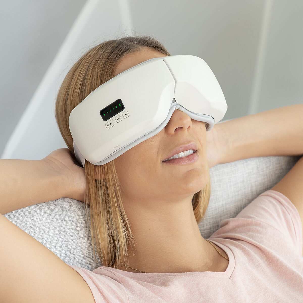 4 in 1 oogmassage apparaat met luchtcompressie en warmte uit het Blue Recovery assortiment